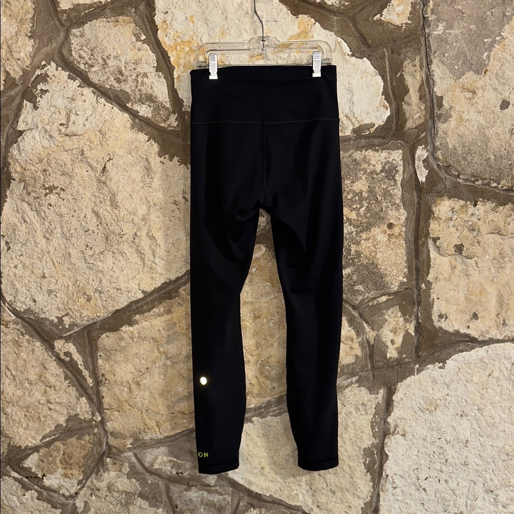 LULULEMON X PELOTON Wunder Train High Rise Tight 25” size 6 - Picture 6 of 6